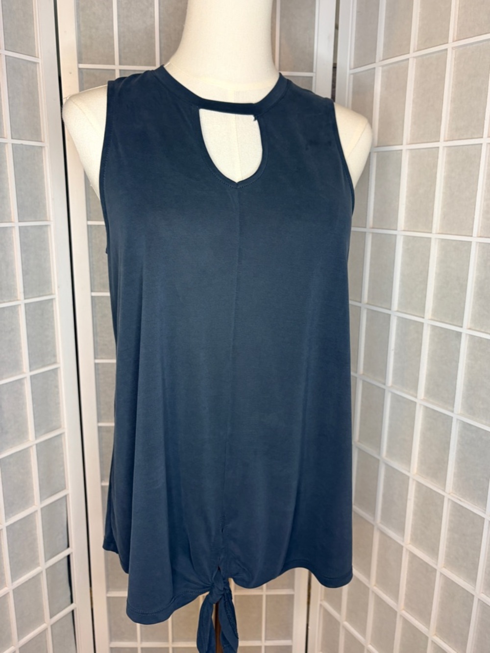 Sleeveless Relaxed Fit Keyhole Tie-Hem Black Top- Small